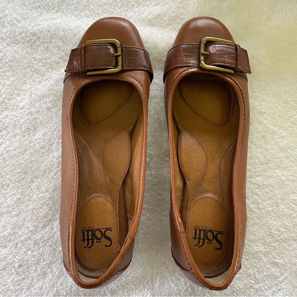 Women’s Sofft Brown Flats with Brass Buckle Size 9